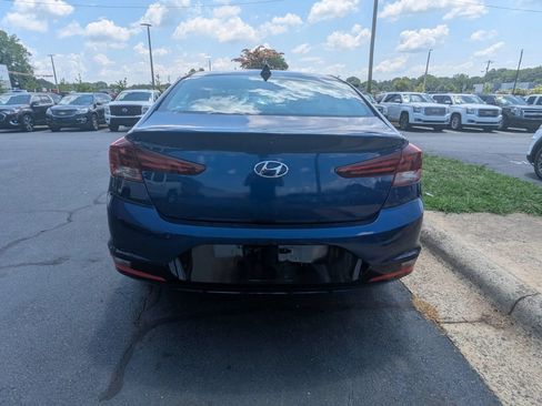Used 2020 Hyundai Elantra SEL FWD image 6
