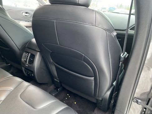 Certified 2019 Jeep Cherokee Limited w/ Trailer Tow Group image 35