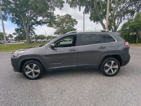 Used 2019 Jeep Cherokee Limited FWD image 8