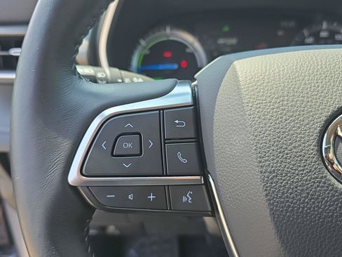 Used 2021 Toyota Highlander XLE AWD/4WD image 13