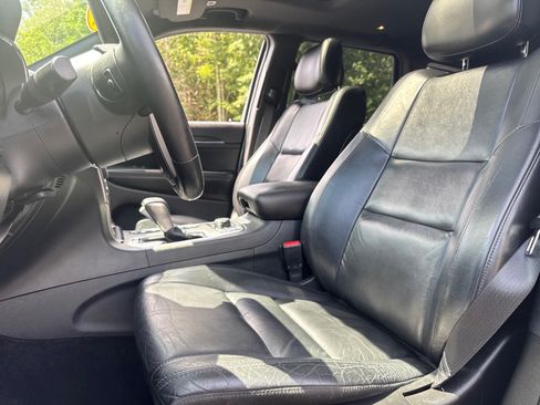 Used 2018 Jeep Grand Cherokee Limited AWD/4WD image 9