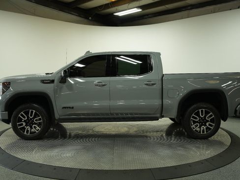 Used 2025 GMC Sierra 1500 AT4 w/ AT4 Premium Package AWD/4WD image 4