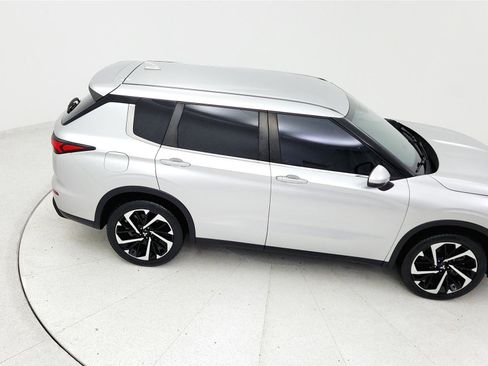 Used 2022 Mitsubishi Outlander ES FWD image 18
