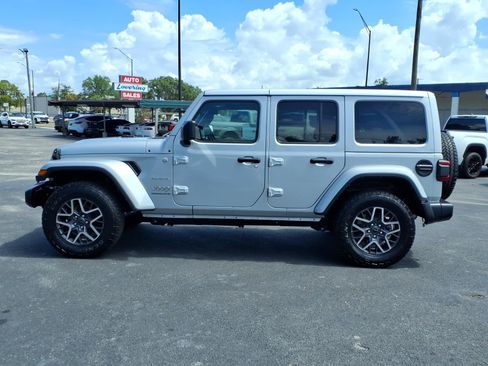 Used 2024 Jeep Wrangler Unlimited Sahara AWD/4WD image 2
