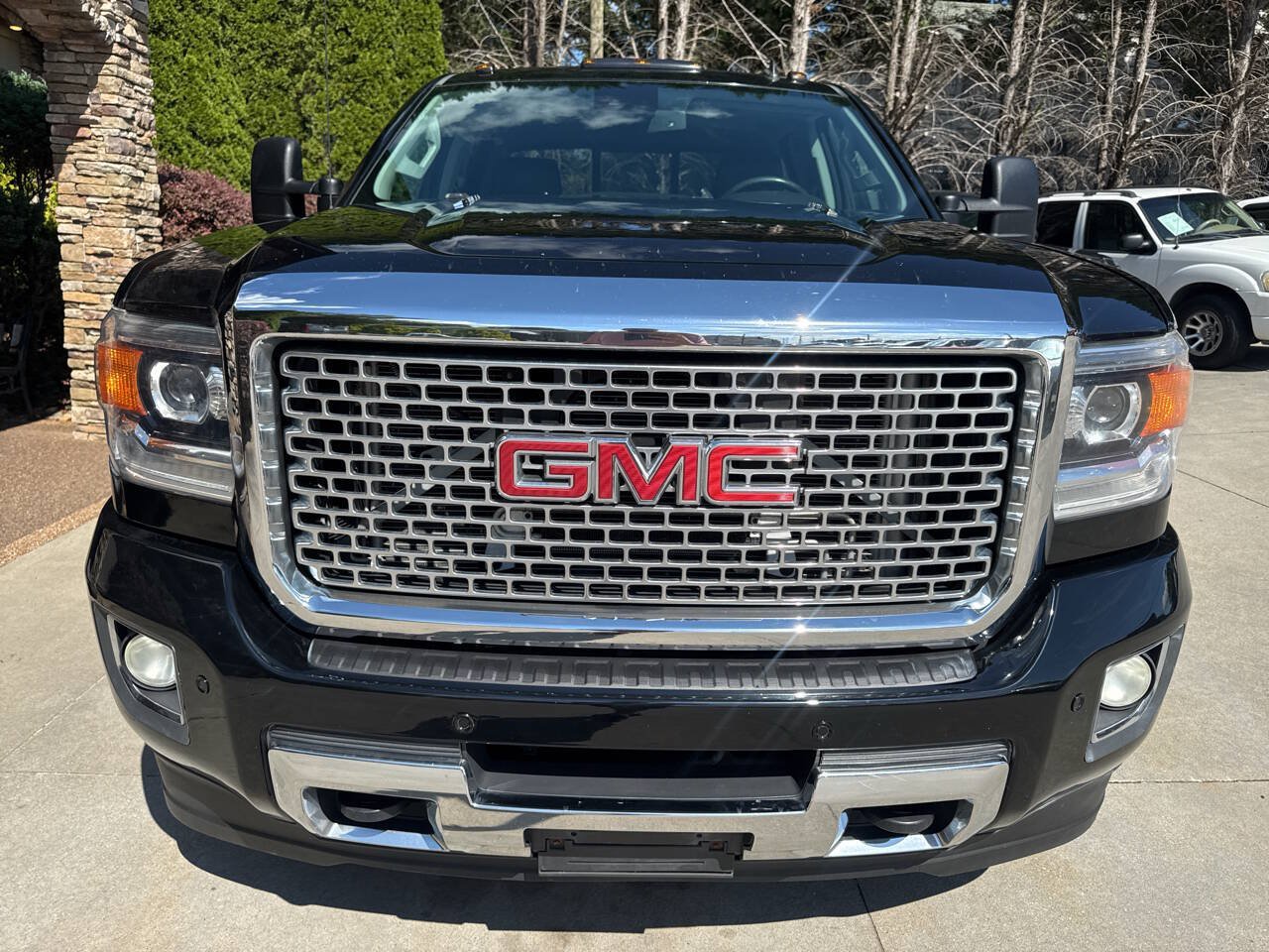 Used 2015 GMC Sierra 3500 Denali w/ Duramax Plus Package AWD/4WD image 9