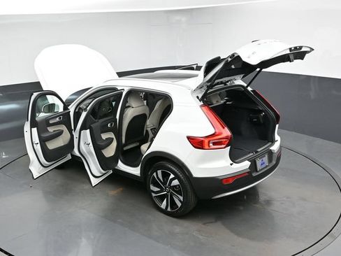 Used 2023 Volvo XC40 B5 Plus w/ Protection Package Premier AWD/4WD image 51