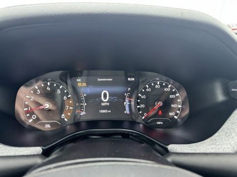 Used 2024 Jeep Compass Latitude image 13