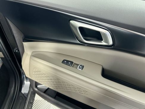 New 2026 Kia Carnival LX FWD image 32