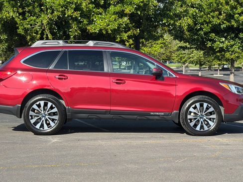 Used 2015 Subaru Outback 3.6R Limited AWD/4WD image 3