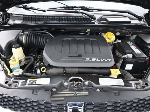Used 2016 Dodge Grand Caravan SXT FWD image 38