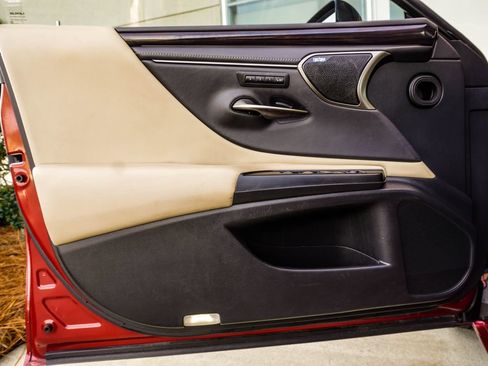 Used 2020 Lexus ES 350 Ultra Luxury w/ Accessory Package 2 FWD image 34