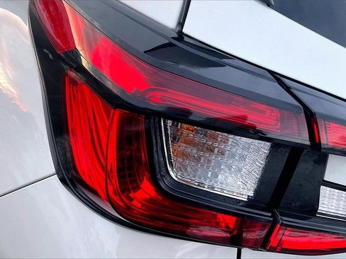 Used 2024 Subaru Crosstrek 2.0i Premium image 29