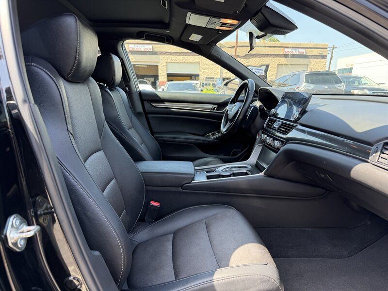 Used 2019 Honda Accord Sport image 12