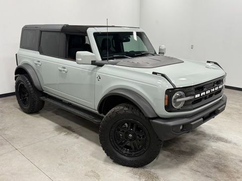 Used 2023 Ford Bronco Outer Banks w/ Sasquatch Package AWD/4WD image 36