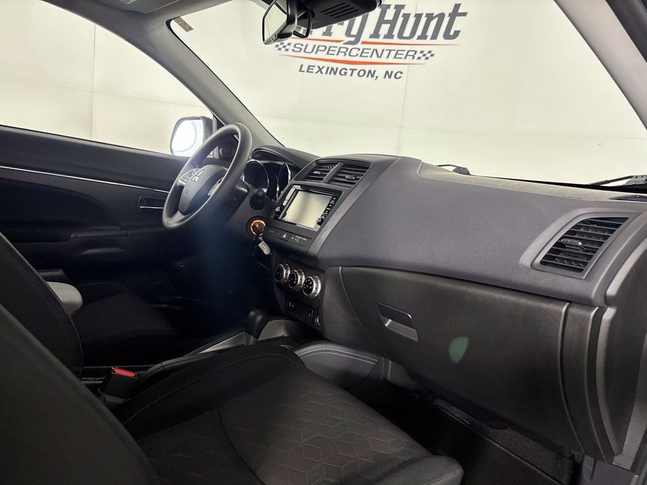 Used 2025 Mitsubishi Outlander Sport ES AWD/4WD image 29