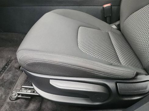 Used 2025 Kia Sportage LX FWD image 18