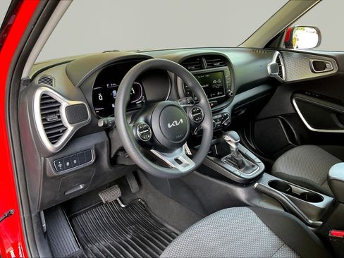 Used 2023 Kia Soul LX FWD image 15