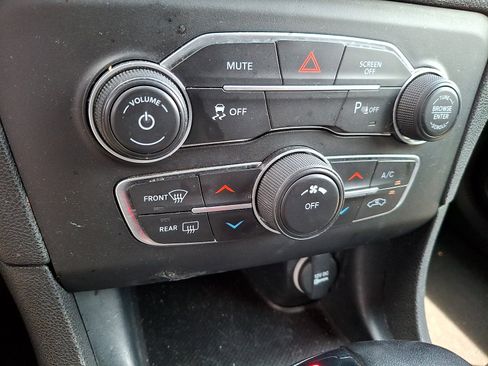 Used 2023 Dodge Charger SXT RWD image 18