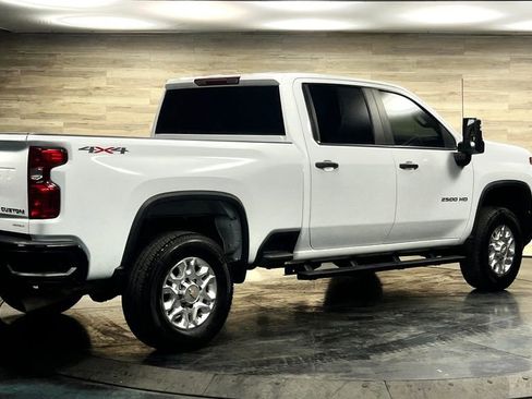 Used 2024 Chevrolet Silverado 2500 Custom w/ Custom Value Package AWD/4WD image 16