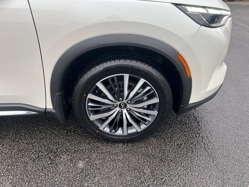 Used 2023 INFINITI QX60 Sensory w/ Vision Package image 11