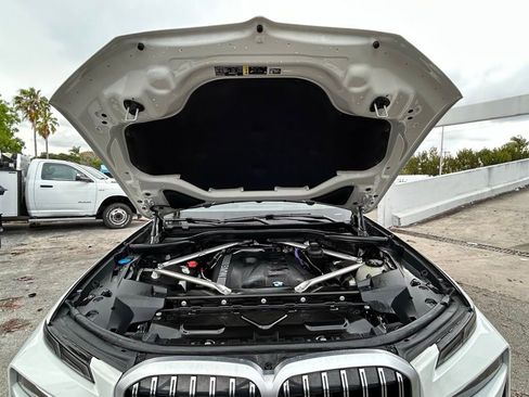 Used 2025 BMW X7 xDrive40i AWD/4WD image 34