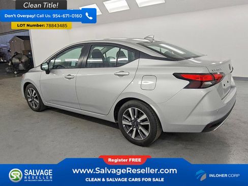Used 2023 Nissan Versa SV image 3