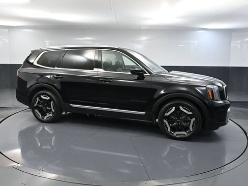 Used 2023 Kia Telluride EX X-Line AWD/4WD image 3