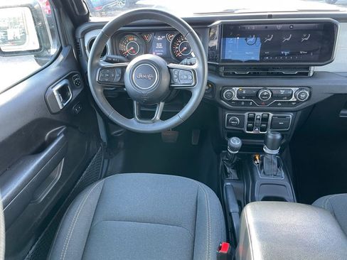 Used 2024 Jeep Wrangler Sport S image 9