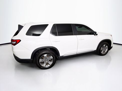Used 2025 Honda Pilot EX-L image 10