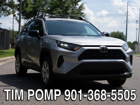 Used 2021 Toyota RAV4 LE FWD image 3