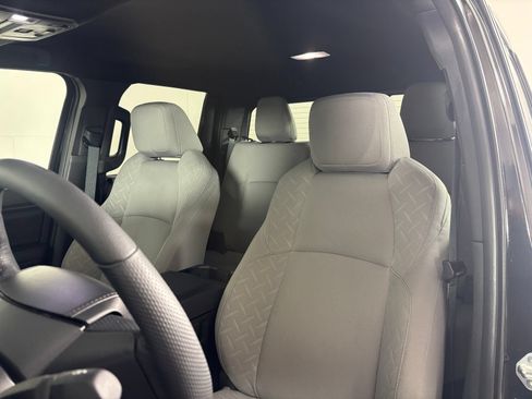 Used 2025 Toyota Tacoma SR5 AWD/4WD image 8