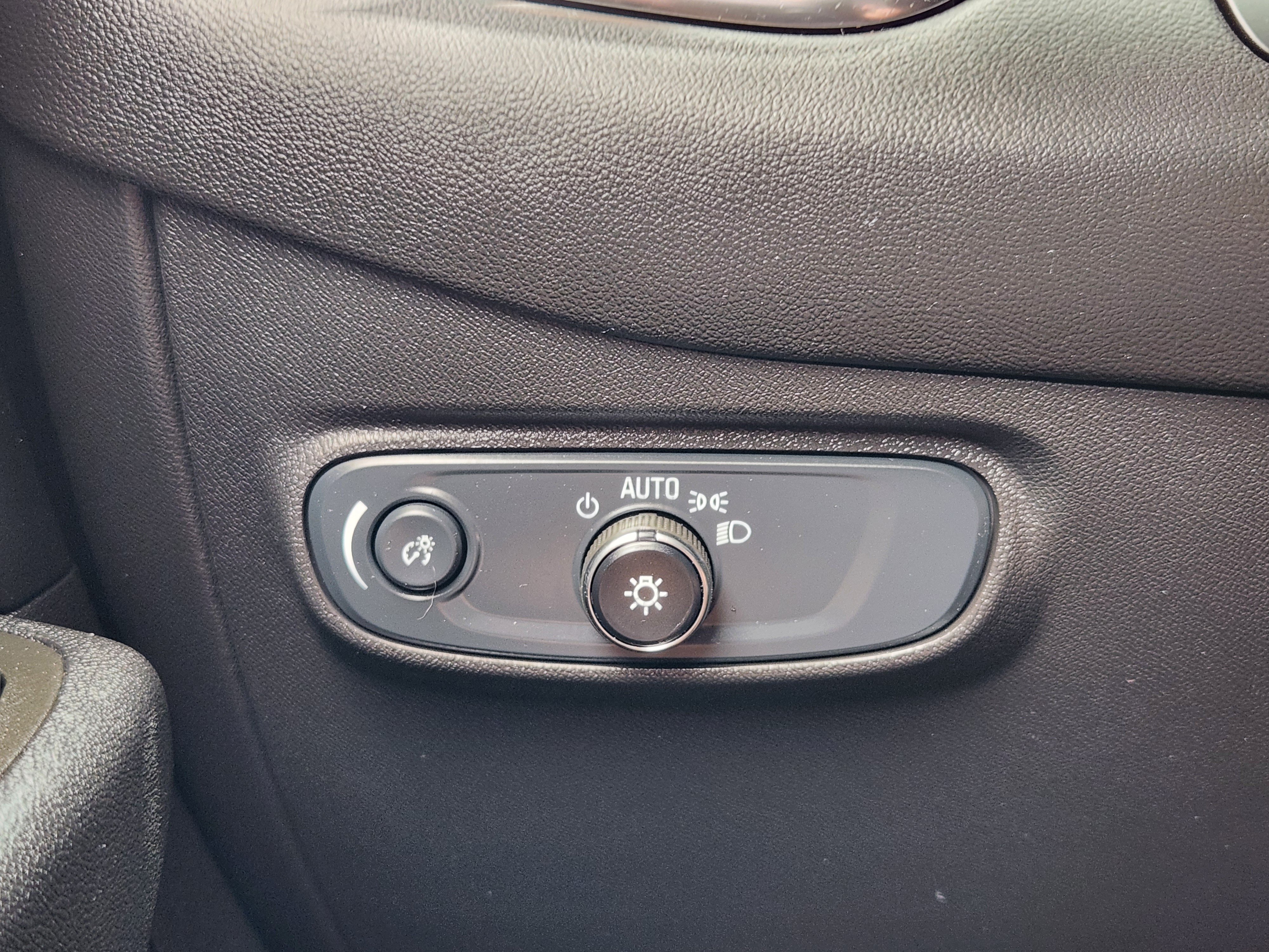 Used 2024 Chevrolet Equinox LT AWD/4WD image 23