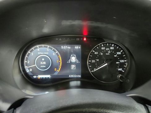 Used 2023 Nissan Kicks SR w/ SR Premium Package FWD image 13