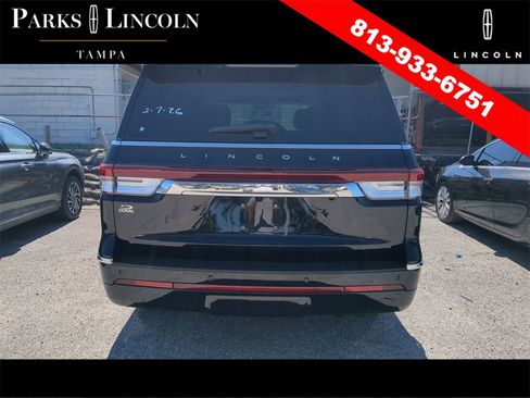 Used 2024 Lincoln Navigator Premiere image 5