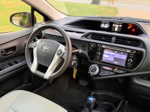 Used 2016 Toyota Prius C One FWD image 12