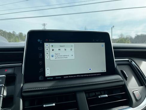 Used 2023 Chevrolet Suburban High Country image 38