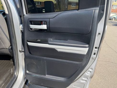 Used 2014 Toyota Tundra SR5 w/ SR5 Upgrade Package AWD/4WD image 27