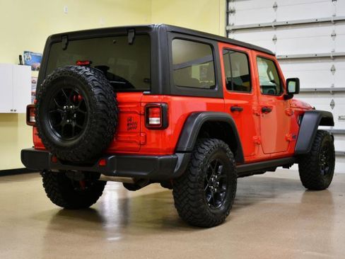 Used 2025 Jeep Wrangler Sport S image 21