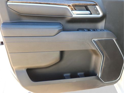 Used 2025 GMC Sierra 3500 SLE w/ SLE Value Package image 15