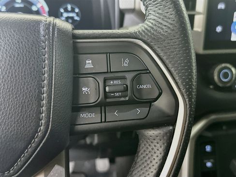 Used 2025 Toyota Tundra Limited AWD/4WD image 17