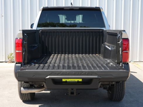 Used 2024 Toyota Tacoma SR image 8