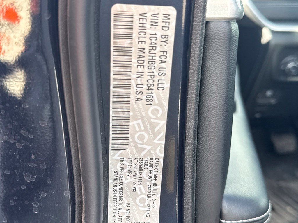 Used 2023 Jeep Grand Cherokee Limited AWD/4WD image 14