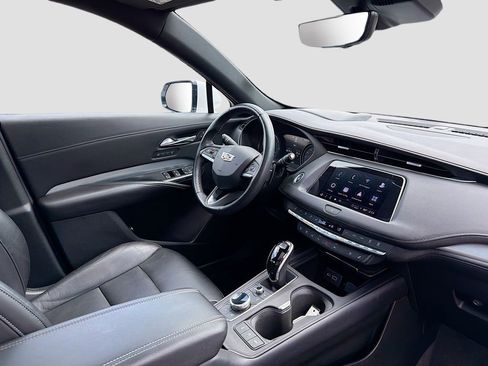 Certified 2022 Cadillac XT4 Premium Luxury w/ Technology Package image 29