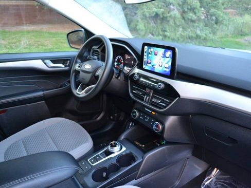 Used 2021 Ford Escape SE image 23