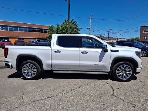 Used 2023 GMC Sierra 1500 Denali w/ Denali Reserve Package AWD/4WD image 7