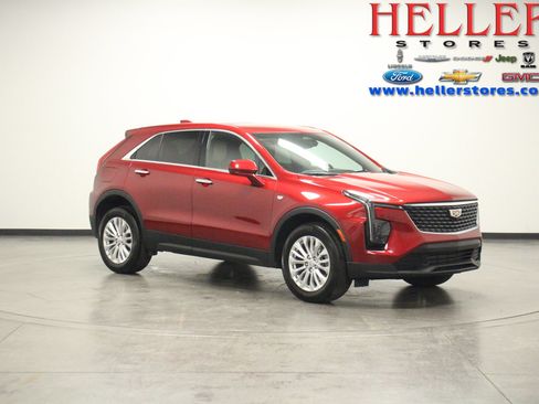 Used 2024 Cadillac XT4 Luxury image 1