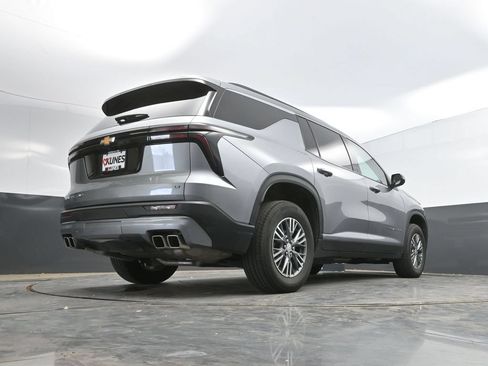 Used 2024 Chevrolet Traverse LT AWD/4WD image 36