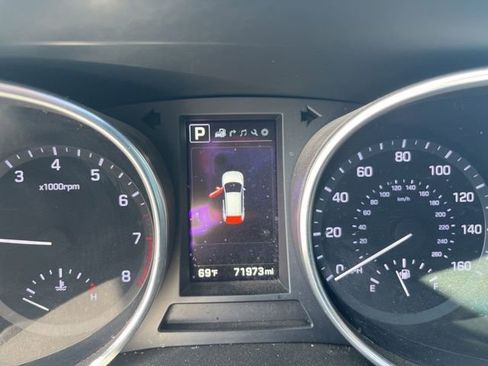 Used 2018 Hyundai Santa Fe Sport w/ Cargo Package FWD image 10