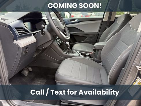Used 2024 Volkswagen Taos SE FWD image 8
