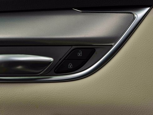 Used 2022 Cadillac XT5 Premium Luxury FWD image 38